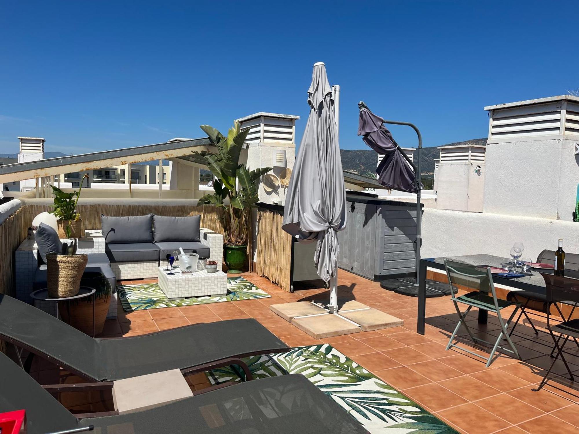 Appartement Avec Terrasse Sur Le Toit Vue Mer Roses Ngoại thất bức ảnh