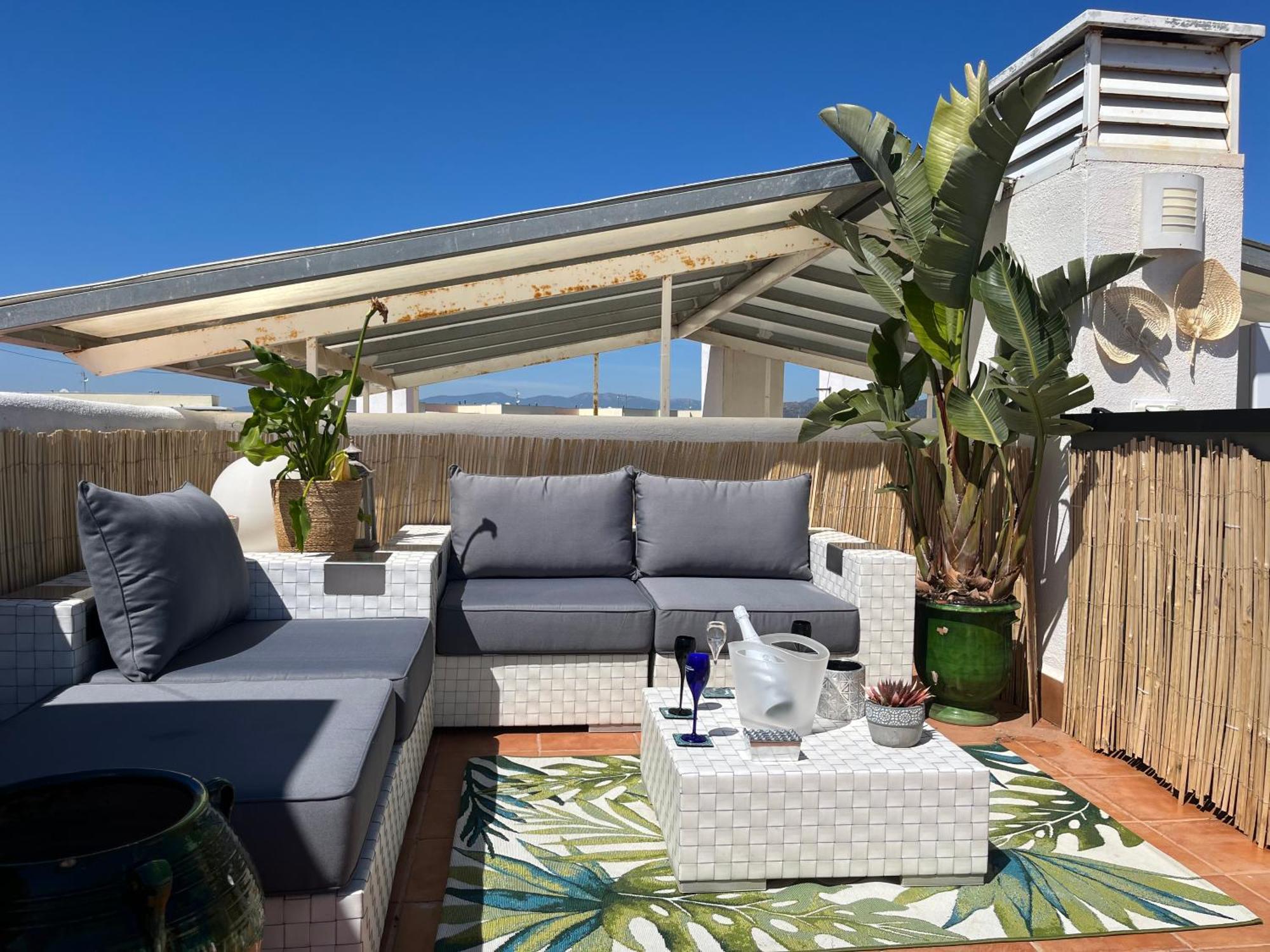 Appartement Avec Terrasse Sur Le Toit Vue Mer Roses Ngoại thất bức ảnh